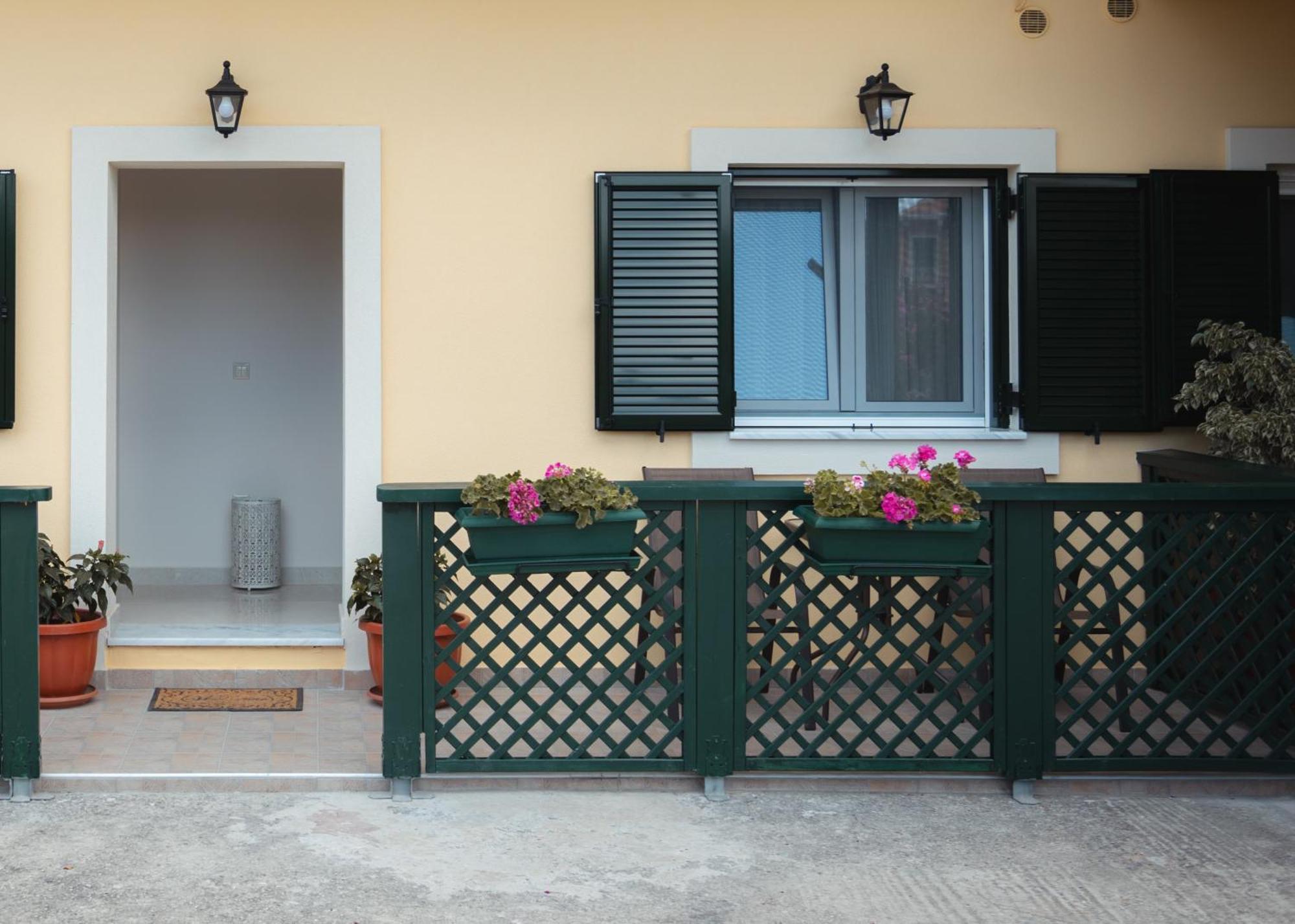 Nostalgia Corfu Town Apartments Экстерьер фото