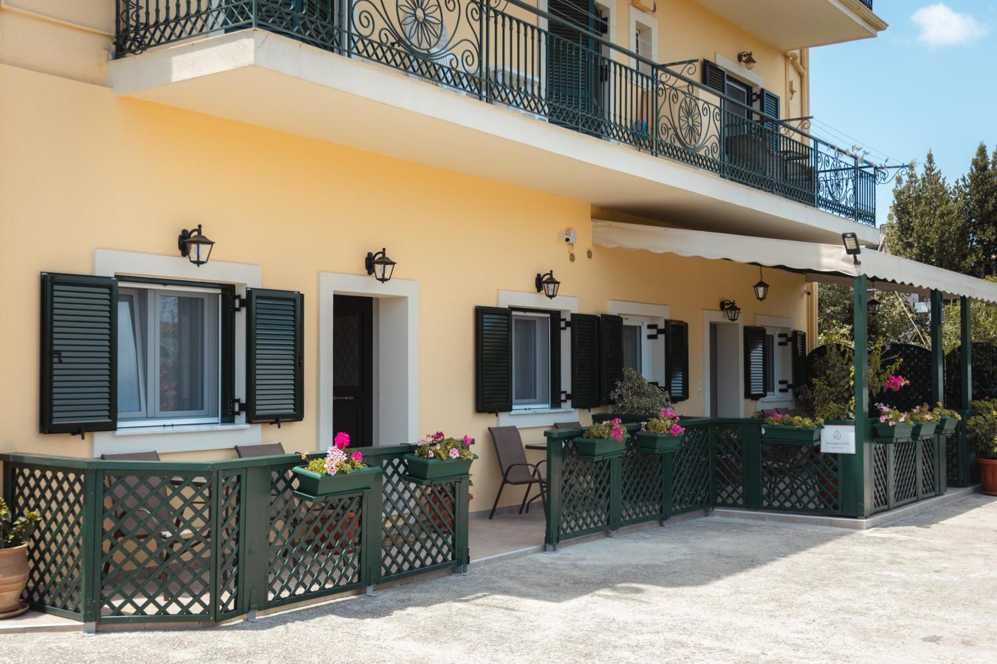 Nostalgia Corfu Town Apartments Экстерьер фото